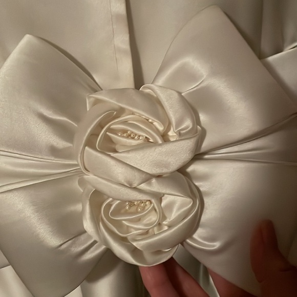 Wedding Dress - Picture 1 of 7